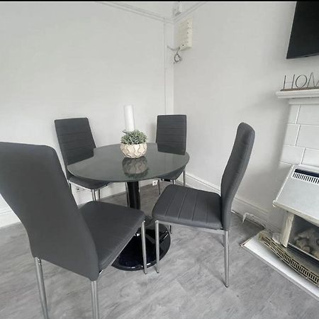 Charming 2 Bed Flat On Tower Bridge Apartment Лондон Екстериор снимка