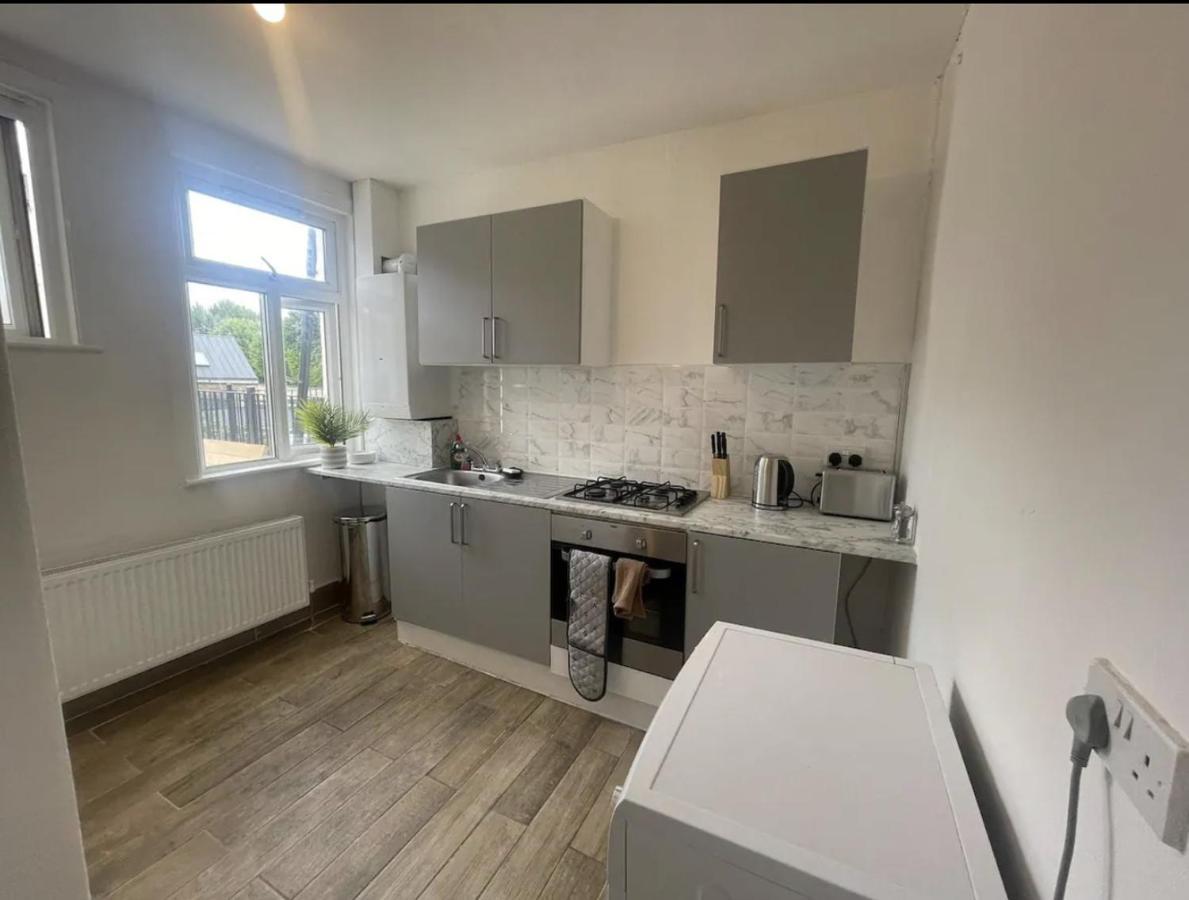 Charming 2 Bed Flat On Tower Bridge Apartment Лондон Екстериор снимка
